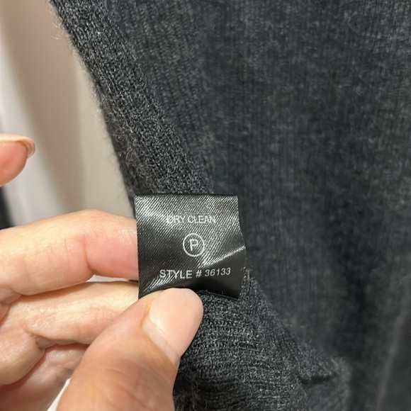 360 Cashmere Dorothy Off Shoulder Cashmere Sweater in  Charcoal Grey - Picture 6 of 8